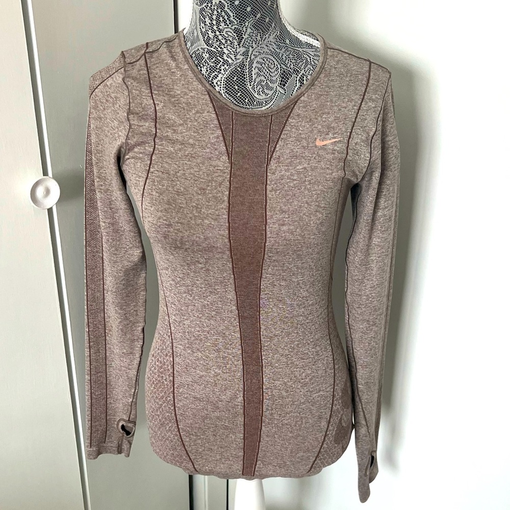 Nike Dri-Fit Seamless Long Sleeve Running Top XS Brown Maroon Thumbholes